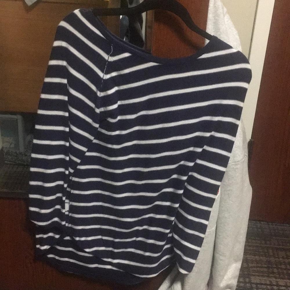 BLUE AND WHITE STRIPED SWEATER